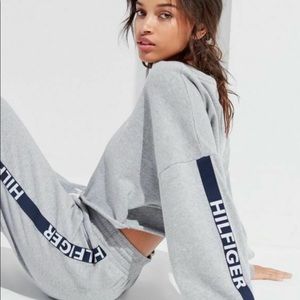 Hilfiger Logo Sleeve Cropped Sweatshirt